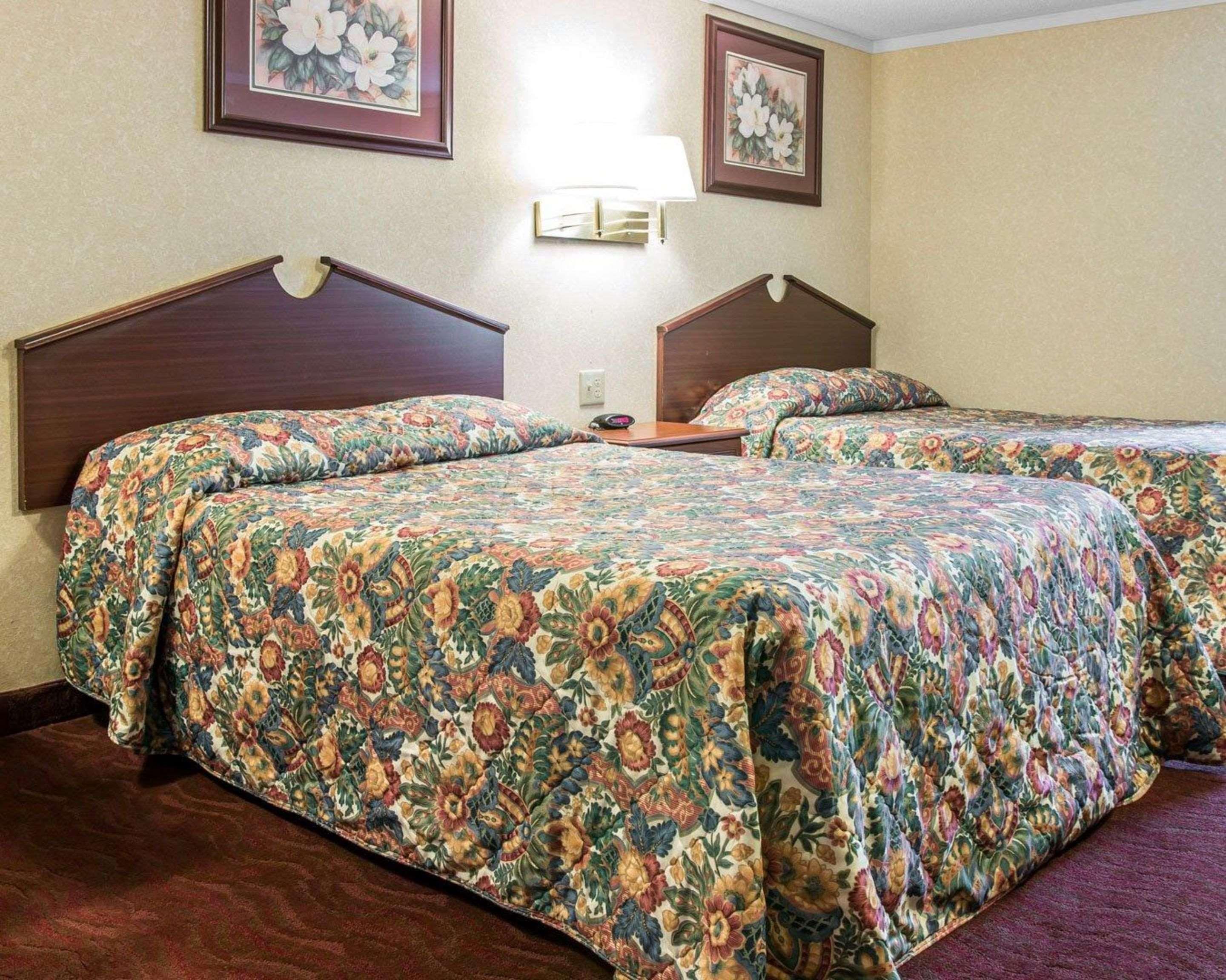 Rodeway Inn 2*