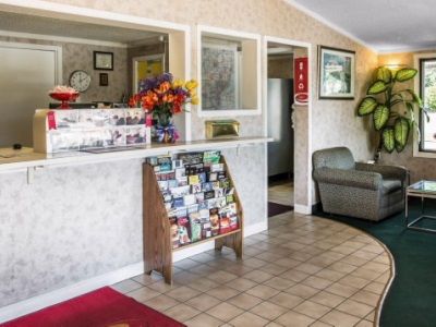 Inn Rodeway Madison Heights