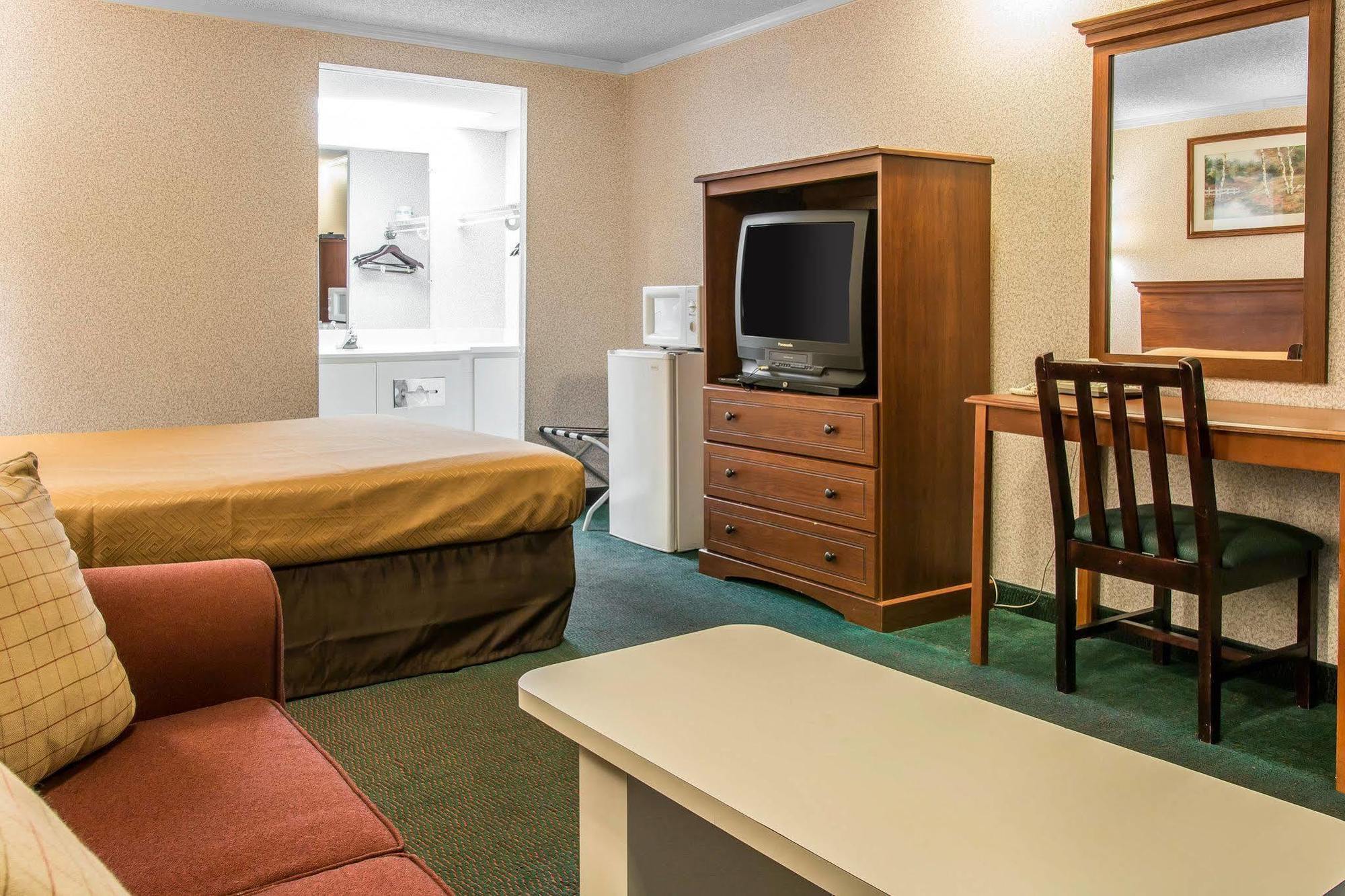 Inn Rodeway 2*